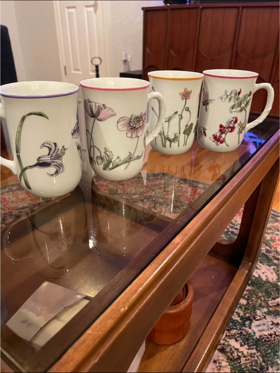 Other - 4 vintage teacups